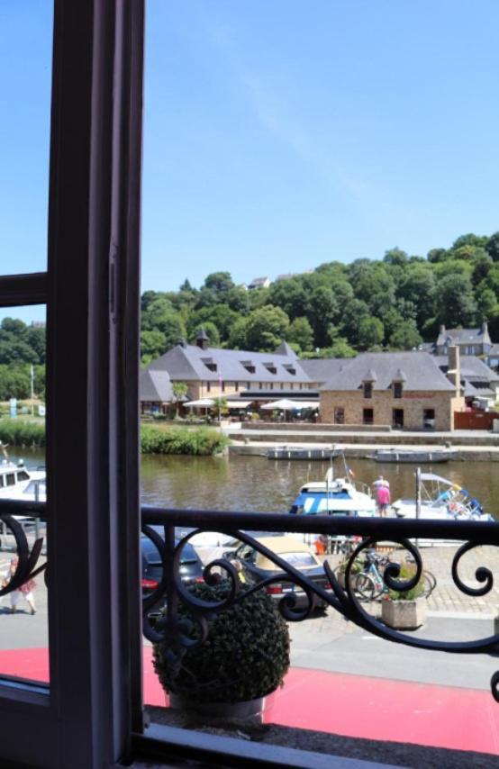 Le Poisson Ivre Bed and Breakfast Dinan Exteriör bild
